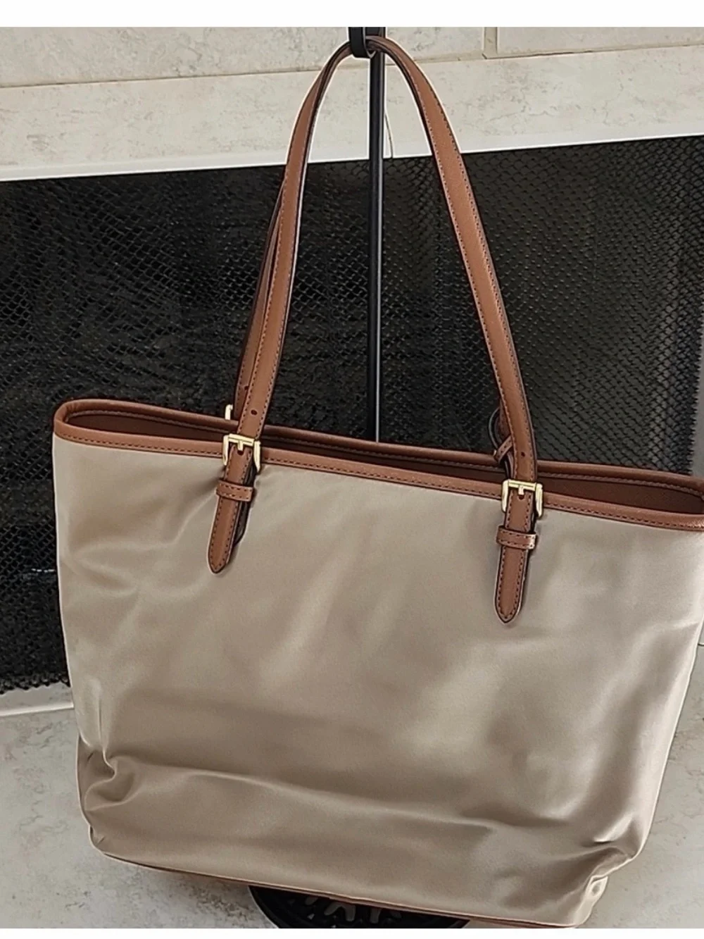 Michael Kors Jet Set Item Medium Nylon Multi Pocket Like New ✈️❤️💎🛍️